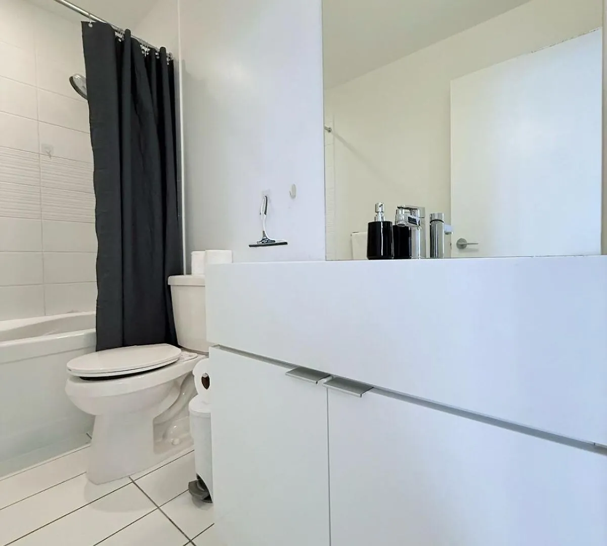 טורונטו Downtown 1Br Apartment Near Cn Tower -Free Parking 0*,  קנדה